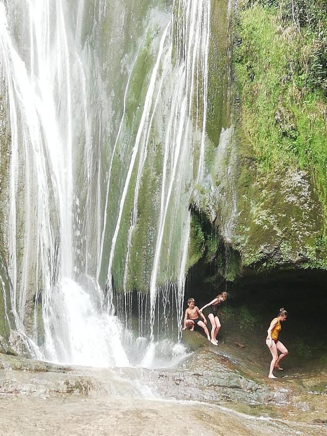 Camping Les Campagnes Рокамадур Екстер'єр фото